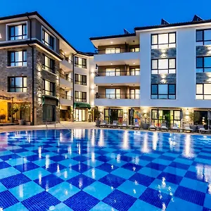 Natura Seasons Boutique 4* בורגאס